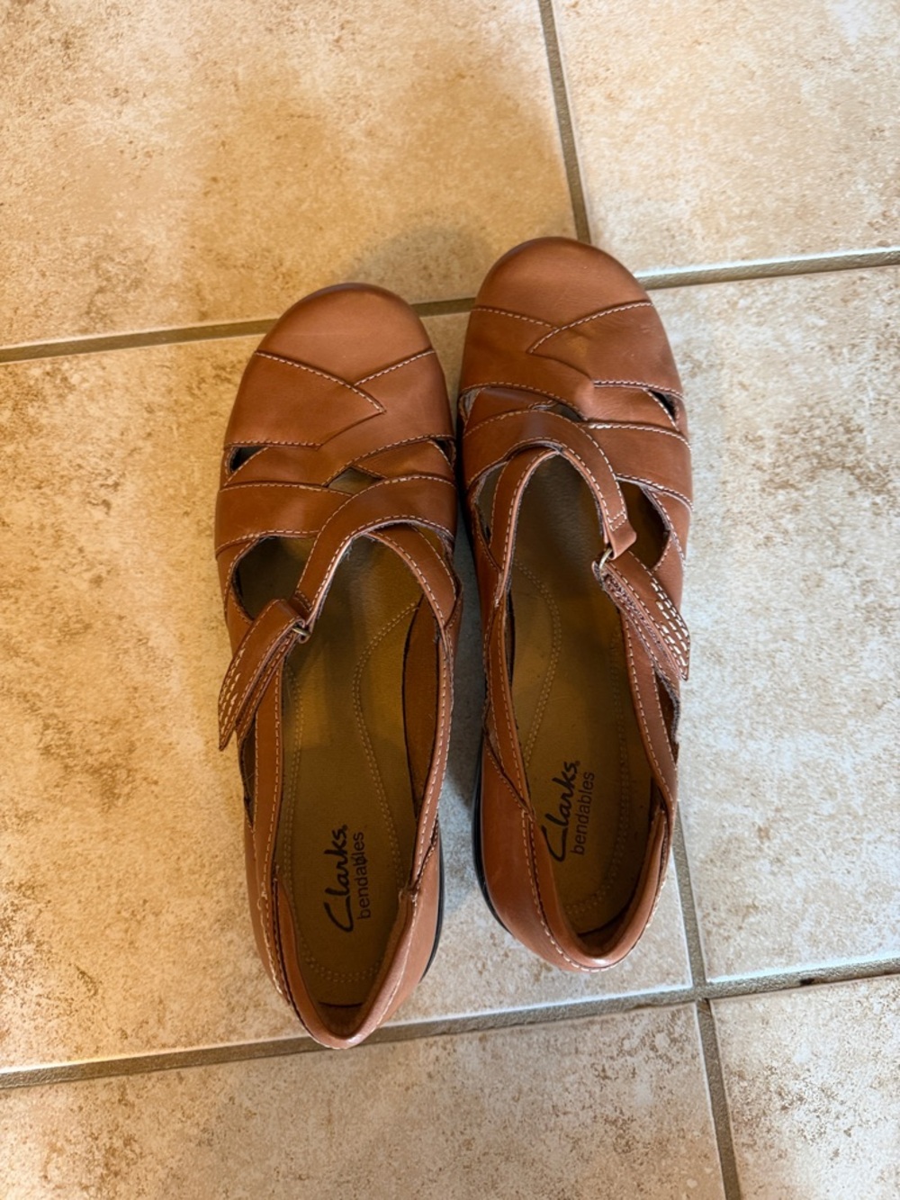 Clarks Women’s Tan Leather Closed-Toe Slingback Flats